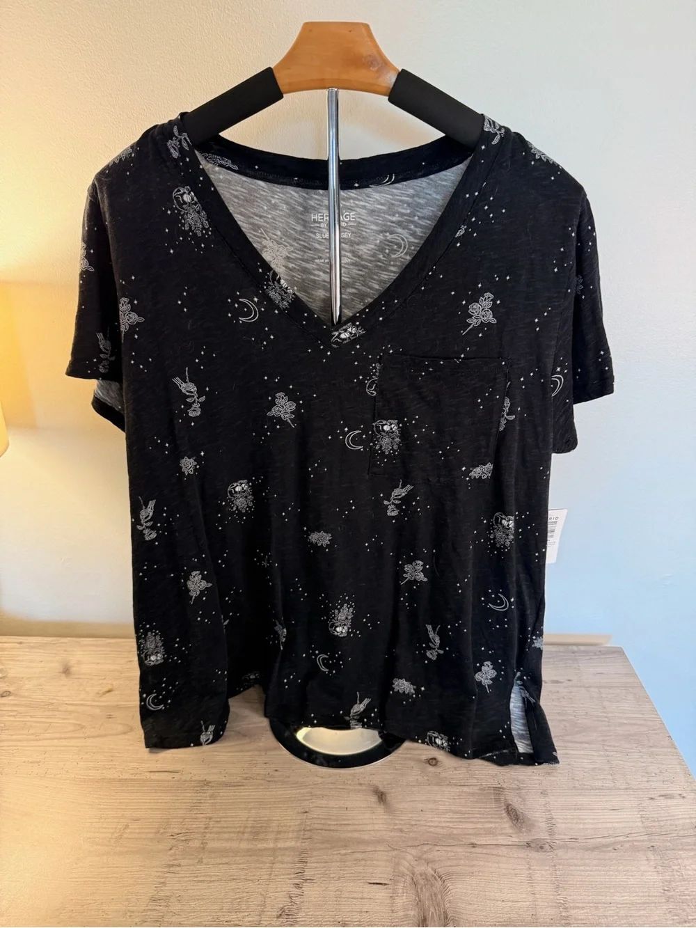 Torrid Black Heritage Celestial Tee - Size 00